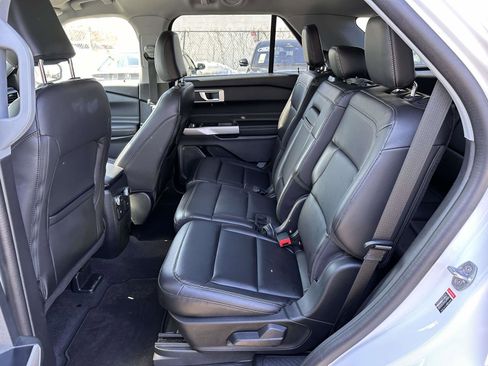 Certified 2022 Ford Explorer XLT w/ Equipment Group 202A image 13
