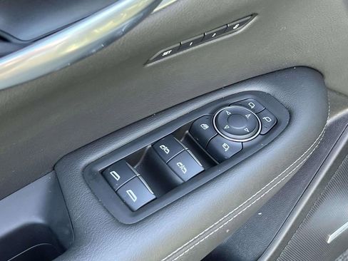 Certified 2025 Cadillac XT6 Luxury image 20