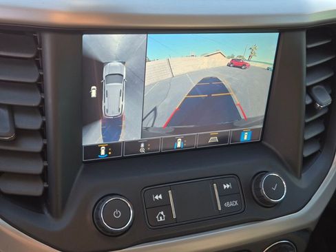 Used 2021 GMC Acadia Denali w/ Denali Technology Package image 24