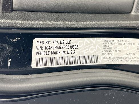 Used 2023 Jeep Grand Cherokee Altitude image 31