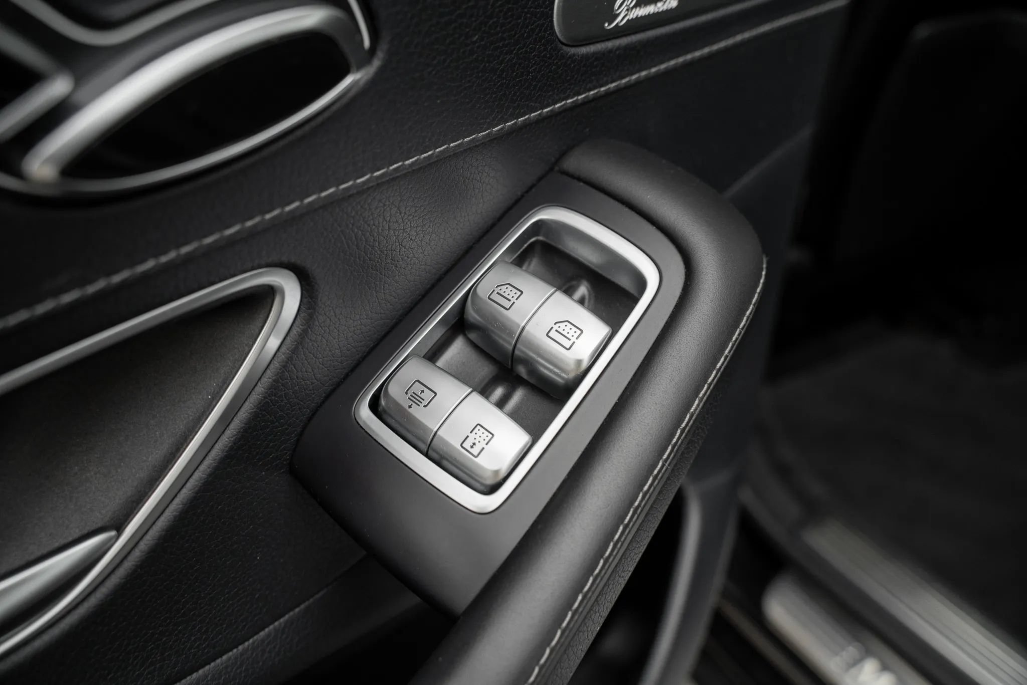 Used 2016 Mercedes-Benz S 550 4MATIC Sedan image 12