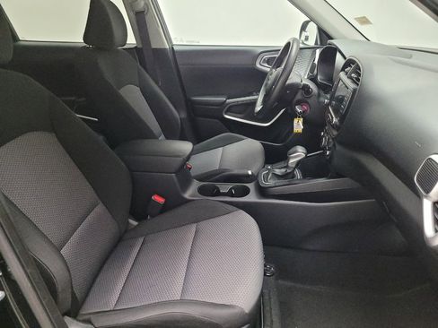 Used 2023 Kia Soul LX image 21