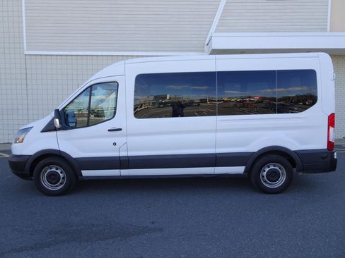 Used 2017 Ford Transit 350 XL image 4