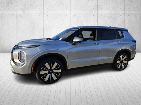 New 2026 Mitsubishi Outlander image 3