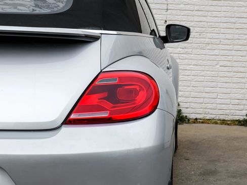 Used 2013 Volkswagen Beetle 2.5 image 36