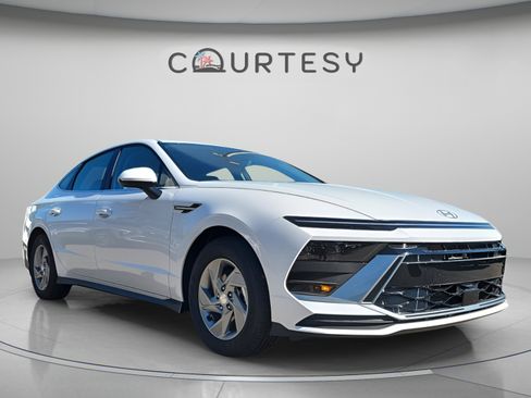 New 2026 Hyundai Sonata SE FWD image 5