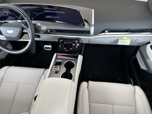 New 2026 Cadillac Vistiq Luxury image 13