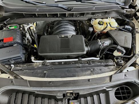 Used 2021 Chevrolet Tahoe Z71 w/ Luxury Package image 33