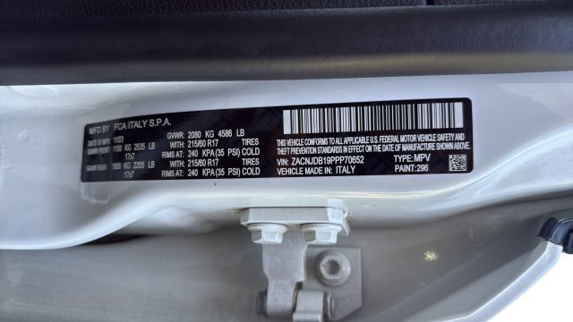 Used 2023 Jeep Renegade Latitude AWD/4WD image 33