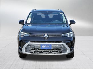 Certified 2025 Volkswagen Taos SE video 2