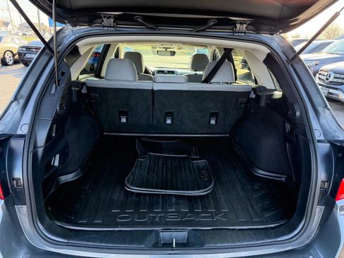 Used 2018 Subaru Outback 2.5i Premium image 32