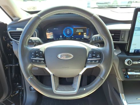 Certified 2020 Ford Explorer Platinum w/ Premium Technology Package AWD/4WD image 27