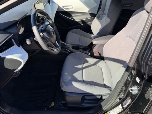 Certified 2025 Toyota Corolla SE image 19