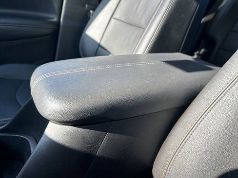 Used 2019 Chevrolet Equinox Premier image 32