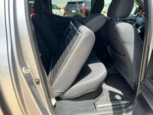 Used 2020 Toyota Tacoma TRD Off-Road AWD/4WD image 30