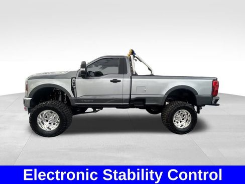 Used 2025 Ford F350 XLT w/ FX4 Off-Road Package image 8