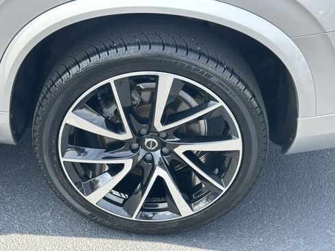 Used 2020 Volvo XC90 T6 Momentum AWD/4WD image 18