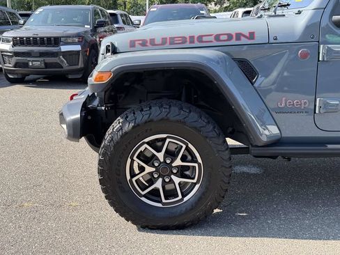 Used 2026 Jeep Wrangler Unlimited Rubicon w/ Technology Group AWD/4WD image 13