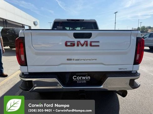 Used 2023 GMC Sierra 2500 SLT w/ SLT Premium Package AWD/4WD image 8