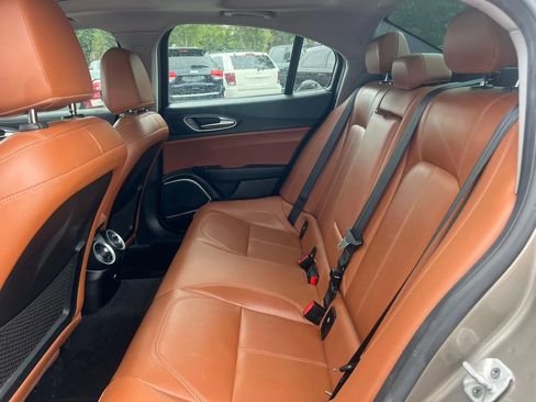 Used 2019 Alfa Romeo Giulia RWD image 9