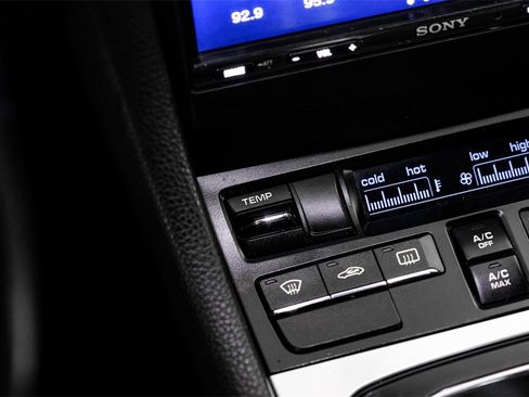 Used 2015 Porsche Cayman image 20