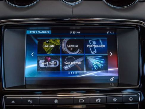 Used 2016 Jaguar XJ image 21