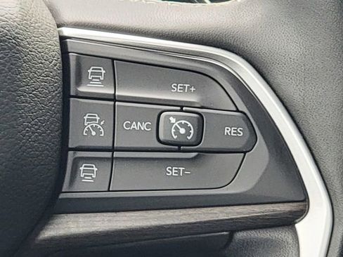 Certified 2023 Jeep Grand Cherokee L Limited AWD/4WD image 35