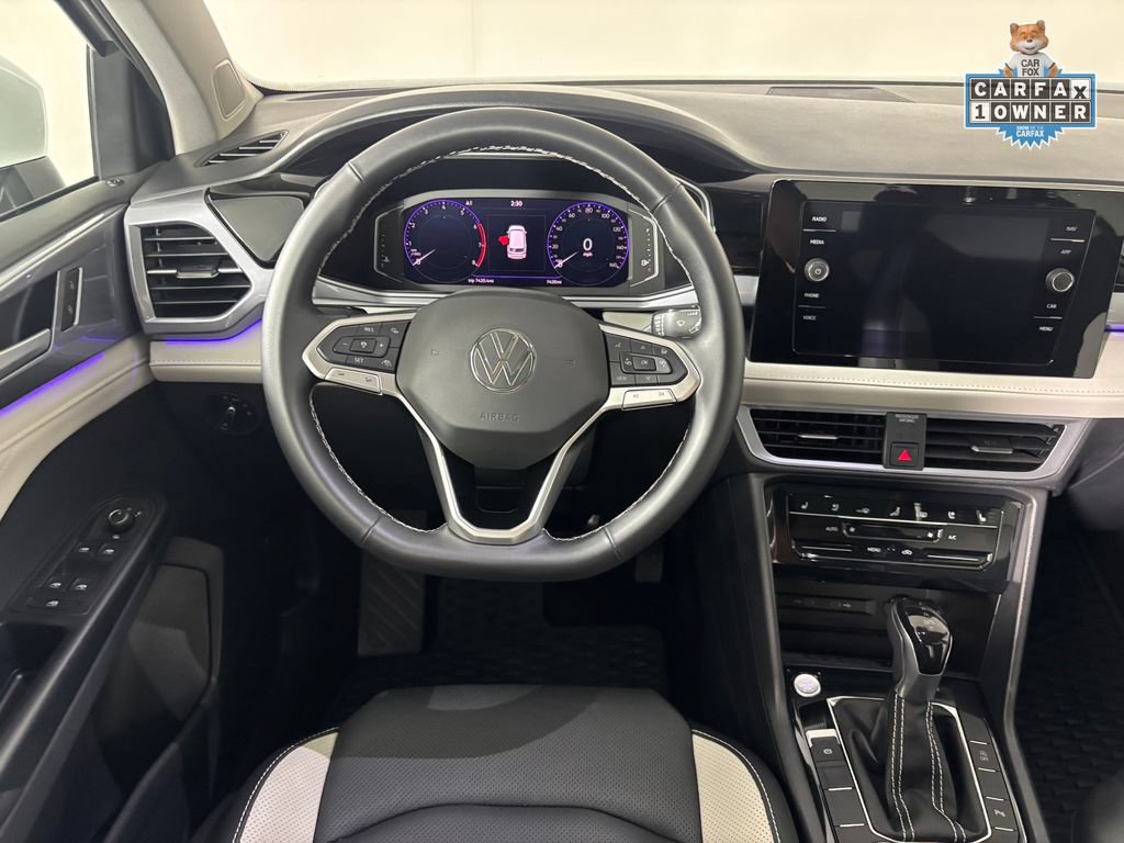 Used 2025 Volkswagen Taos SEL AWD/4WD image 15
