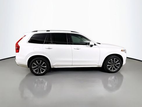 Used 2018 Volvo XC90 T6 Momentum w/ Convenience Package image 4