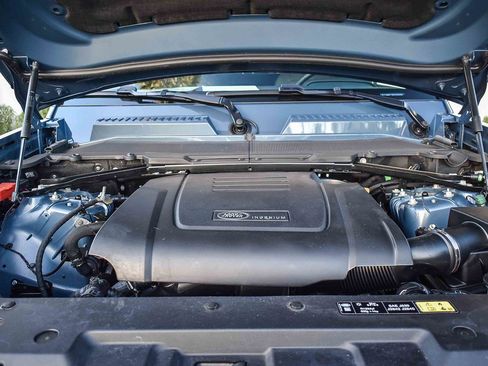 Used 2024 Land Rover Defender 110 S image 28