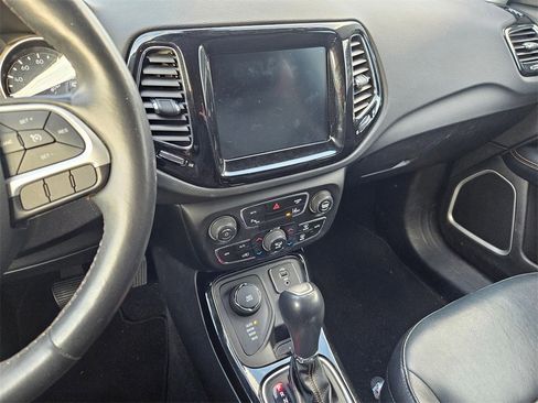 Certified 2018 Jeep Compass Limited image 21