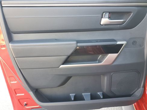 Used 2025 Toyota Tundra Limited image 14