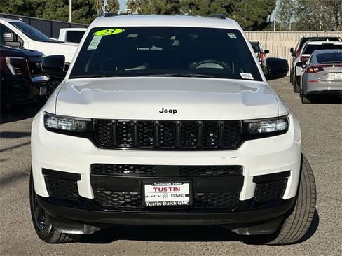 Used 2023 Jeep Grand Cherokee L Laredo image 2