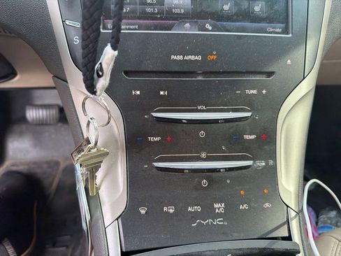 Used 2016 Lincoln MKZ w/ Equipment Group 200A Select FWD image 27