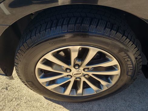 Used 2018 Ford Expedition Limited w/ Equipment Group 301A image 10