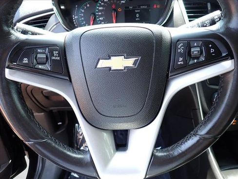 Used 2018 Chevrolet Trax LT w/ LT Convenience Package FWD image 15