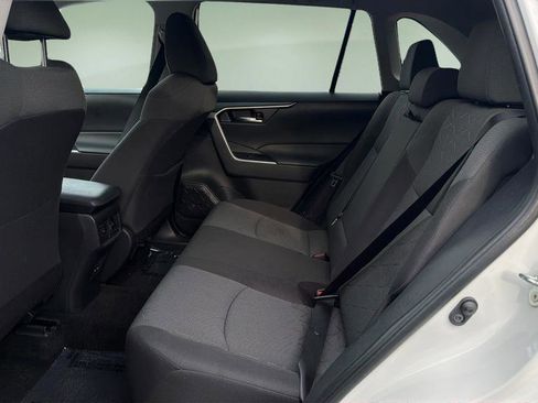 Used 2022 Toyota RAV4 XLE image 15