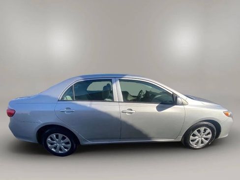 Used 2010 Toyota Corolla LE FWD image 7