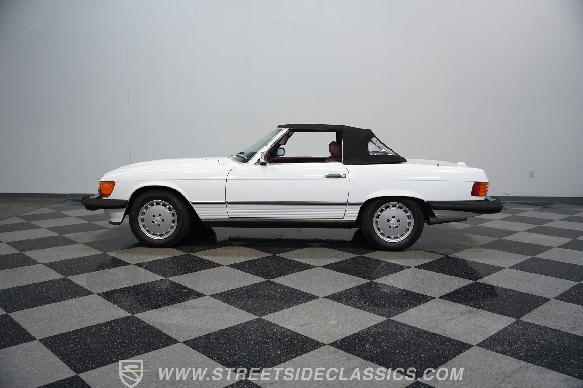 Used 1989 Mercedes-Benz 560 SL image 8
