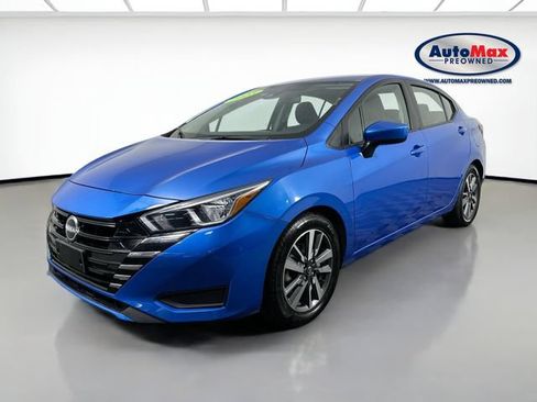 Used 2023 Nissan Versa SV FWD image 4