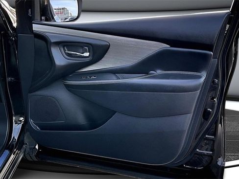 Certified 2017 Nissan Murano Platinum w/ Platinum Technology Package image 28