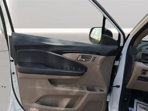 Used 2016 Honda Pilot Touring image 19