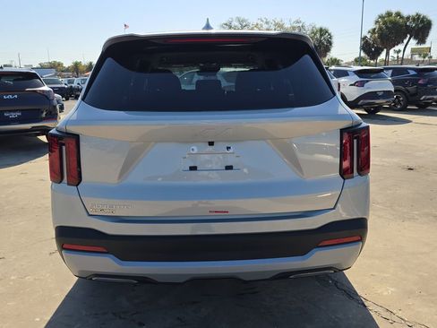 New 2026 Kia Sorento LX FWD image 7