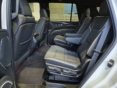 Certified 2024 Cadillac Escalade Premium Luxury AWD/4WD image 23