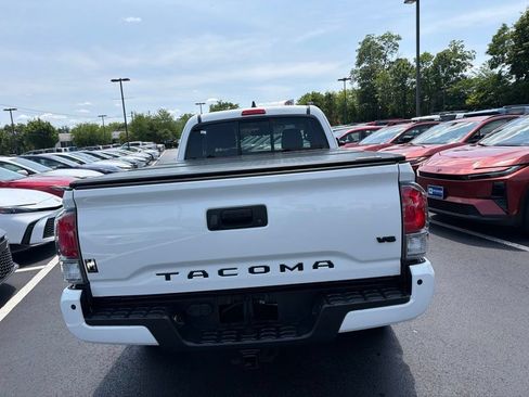 Used 2021 Toyota Tacoma TRD Off-Road w/ Technology Package AWD/4WD image 7