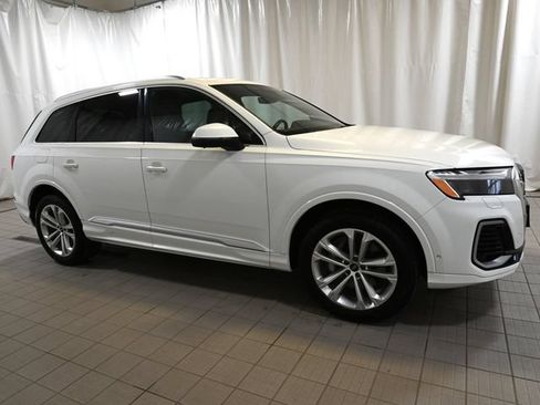 Used 2025 Audi Q7 3.0T Premium Plus AWD/4WD image 16