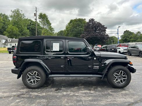 Certified 2024 Jeep Wrangler Unlimited Sahara w/ Safety Group AWD/4WD image 9