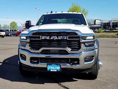 New 2026 RAM 5500 Tradesman AWD/4WD image 3