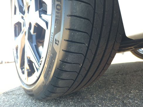 Used 2025 BMW 228i xDrive w/ Technology Package image 12