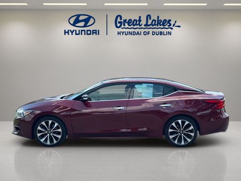 Used 2017 Nissan Maxima SR w/ Interior Lighting Package FWD image 2